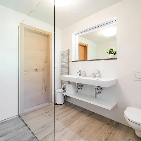 Apartment Petruska *